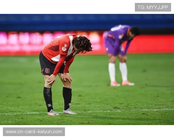 成都蓉城的前场逼抢一次次赢得宝贵球权